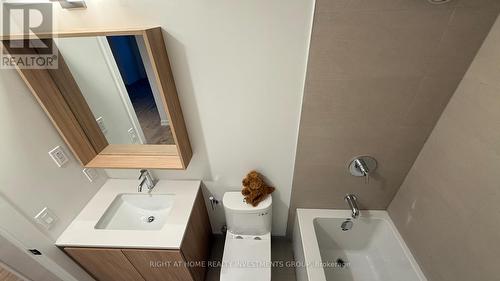 609 - 35 Parliament Street, Toronto, ON - Indoor Photo Showing Bathroom
