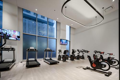 Salle d'exercice - 809-2300 Rue Tupper, Montréal (Ville-Marie), QC - Indoor Photo Showing Gym Room