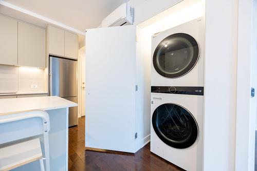 Salle de lavage - 809-2300 Rue Tupper, Montréal (Ville-Marie), QC - Indoor Photo Showing Laundry Room