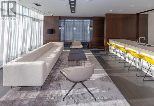 3111 - 8 Eglinton Avenue E, Toronto, ON - Indoor