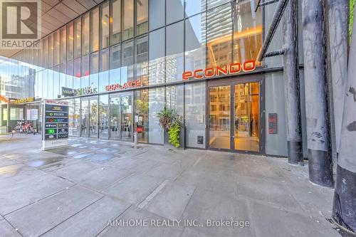 3111 - 8 Eglinton Avenue E, Toronto, ON - Indoor Photo Showing Other Room