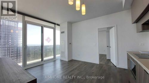 3111 - 8 Eglinton Avenue E, Toronto, ON - Indoor