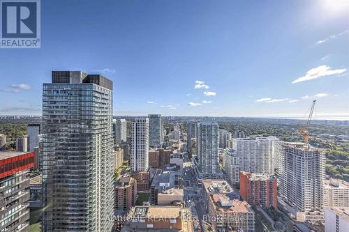 3111 - 8 Eglinton Avenue E, Toronto, ON - Outdoor