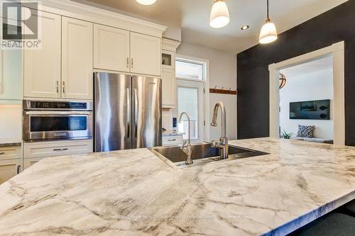350 Queen Street S, Kitchener, ON - Indoor Photo Showing Kitchen With Stainless Steel Kitchen With Double Sink With Upgraded Kitchen