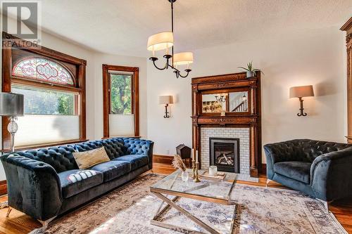 350 Queen Street S, Kitchener, ON - Indoor Photo Showing Living Room With Fireplace