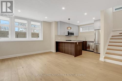 C - 417 Tweedsmuir Avenue, Ottawa, ON - Indoor Photo Showing Kitchen
