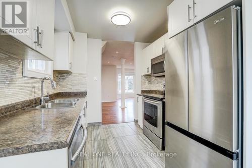 21 - 1485 Torrington Drive, Mississauga, ON - Indoor Photo Showing Kitchen With Double Sink With Upgraded Kitchen