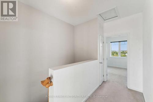 230 Shanly Private, Ottawa, ON - Indoor Photo Showing Other Room