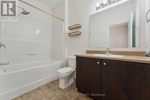230 Shanly Private, Ottawa, ON - Indoor Photo Showing Bathroom