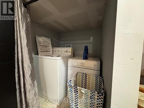 In-suite Laundry - Basement - 1527 Merrittville Highway, Thorold, ON - Indoor Photo Showing Laundry Room