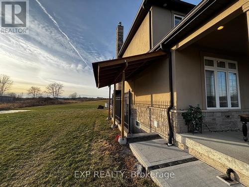 Side entrance - Basement - 1527 Merrittville Highway, Thorold, ON - Outdoor
