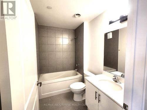 302 - 461 Green Road, Hamilton, ON - Indoor Photo Showing Bathroom