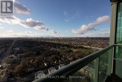 2707 - 15 GREENVIEW AVENUE  Toronto, ON M2M 4M7