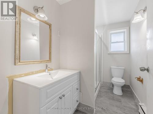 Upper - 708 Carnegie Avenue N, Oshawa, ON - Indoor Photo Showing Bathroom