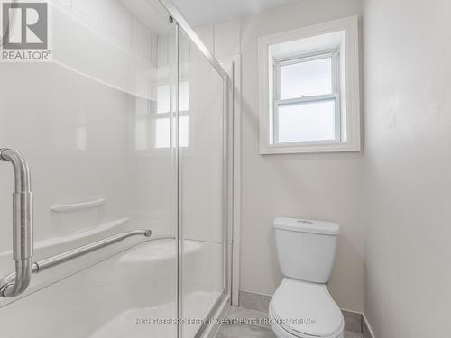 Upper - 708 Carnegie Avenue N, Oshawa, ON - Indoor Photo Showing Bathroom