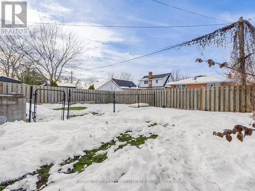 Upper - 708 Carnegie Avenue N, Oshawa, ON - Outdoor