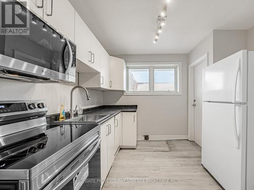 Upper - 708 Carnegie Avenue N, Oshawa, ON - Indoor Photo Showing Kitchen