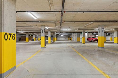 Garage - 317-30 Av. Joseph-Laflèche, Pincourt, QC - Indoor Photo Showing Garage