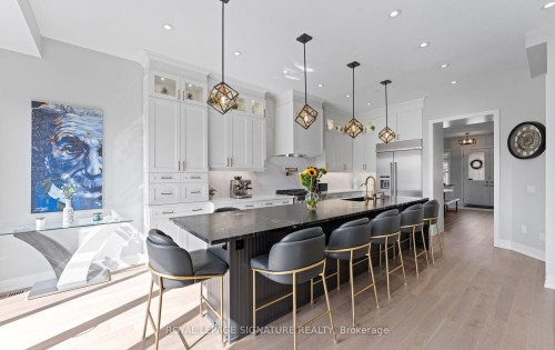 29 Sikura Circle, Aurora, ON - Indoor Photo Showing Dining Room