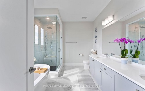 29 Sikura Circle, Aurora, ON - Indoor Photo Showing Bathroom