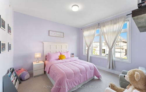 29 Sikura Circle, Aurora, ON - Indoor Photo Showing Bedroom