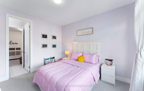 29 Sikura Circle, Aurora, ON - Indoor Photo Showing Bedroom