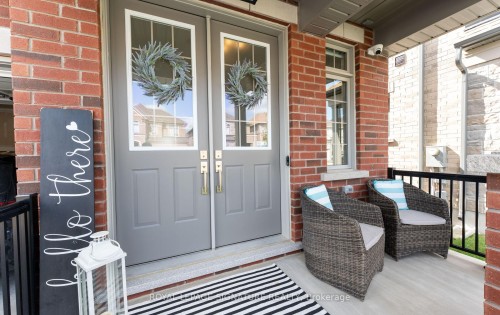 29 Sikura Circle, Aurora, ON - Outdoor With Deck Patio Veranda With Exterior