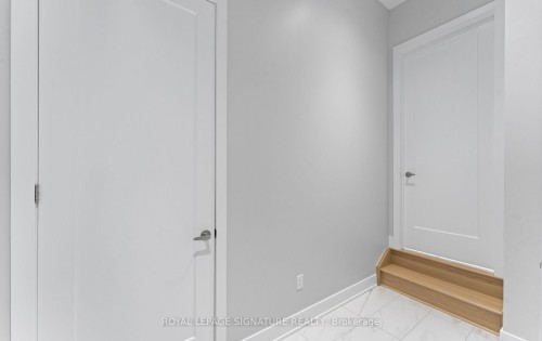 29 Sikura Circle, Aurora, ON - Indoor Photo Showing Other Room