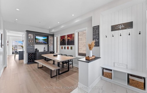 29 Sikura Circle, Aurora, ON - Indoor