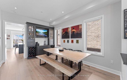 29 Sikura Circle, Aurora, ON - Indoor