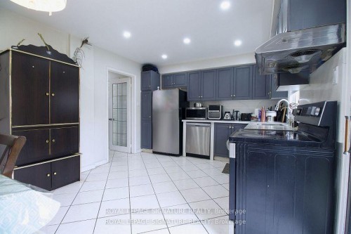 5125 Salishan Circle, Mississauga, ON 