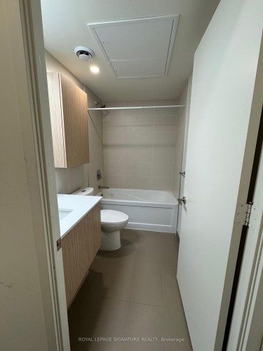 2307-10 Deerlick Court, Toronto, ON - Indoor Photo Showing Bathroom