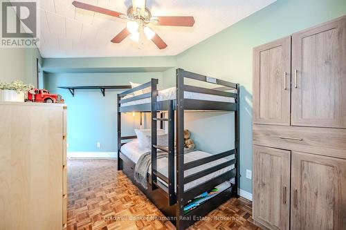 511 - 105 Conroy Crescent, Guelph (Dovercliffe Park/Old University), ON - Indoor Photo Showing Bedroom