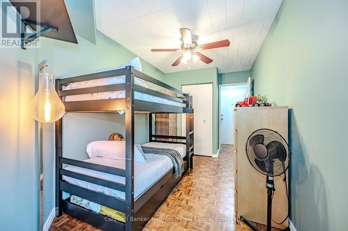 511 - 105 Conroy Crescent, Guelph (Dovercliffe Park/Old University), ON - Indoor Photo Showing Bedroom