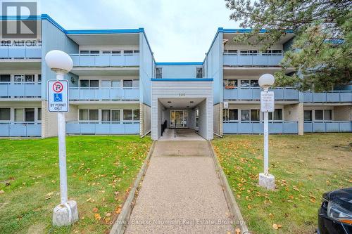 511 - 105 Conroy Crescent, Guelph (Dovercliffe Park/Old University), ON - Outdoor With Balcony With Facade