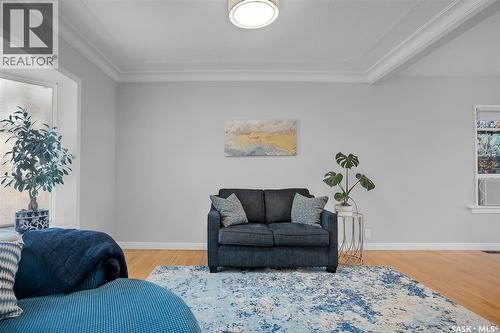 235 J Avenue N, Saskatoon, SK - Indoor Photo Showing Living Room