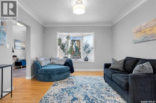 235 J Avenue N, Saskatoon, SK - Indoor Photo Showing Living Room