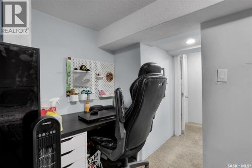 235 J Avenue N, Saskatoon, SK - Indoor Photo Showing Office