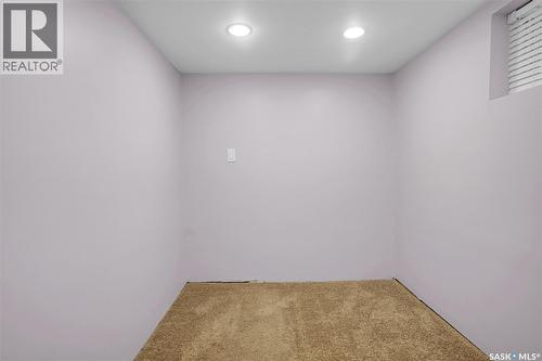 235 J Avenue N, Saskatoon, SK - Indoor Photo Showing Other Room