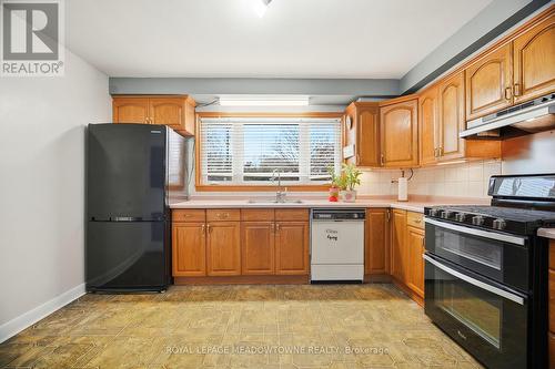 2286 Prospect Street Burlington - 2286 Prospect Street, Burlington, ON - Indoor Photo Showing Kitchen With Double Sink