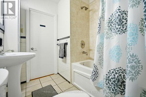 2286 Prospect Street Burlington - 2286 Prospect Street, Burlington, ON - Indoor Photo Showing Bathroom