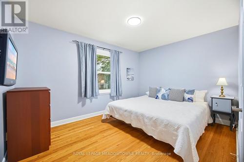 2286 Prospect Street Burlington - 2286 Prospect Street, Burlington, ON - Indoor Photo Showing Bedroom
