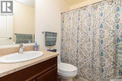 131 Tobin Crescent, Saskatoon, SK - Indoor Photo Showing Bathroom
