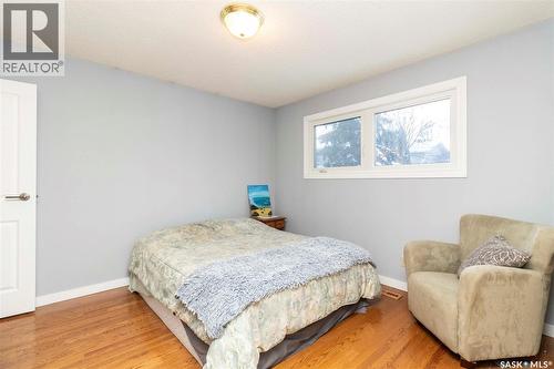 131 Tobin Crescent, Saskatoon, SK - Indoor Photo Showing Bedroom