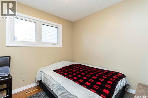 131 Tobin Crescent, Saskatoon, SK - Indoor Photo Showing Bedroom