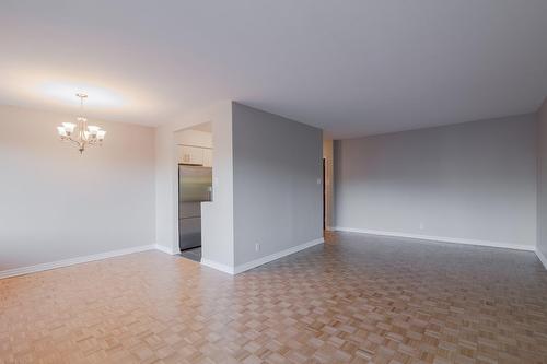 Salon - 406-4555 Av. Bonavista, Montréal (Côte-Des-Neiges/Notre-Dame-De-Grâce), QC - Indoor Photo Showing Other Room