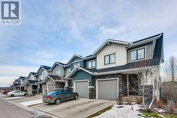 156 Crestridge Common SW  Calgary, AB T3B 6J5