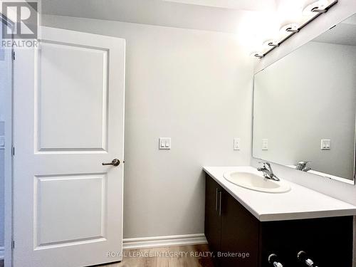 415 - 397 Codd'S Road, Ottawa, ON - Indoor Photo Showing Bathroom