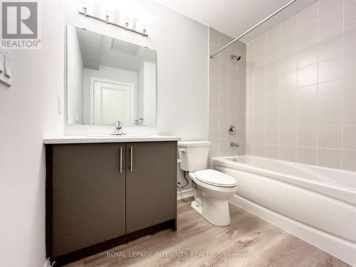 415 - 397 Codd'S Road, Ottawa, ON - Indoor Photo Showing Bathroom