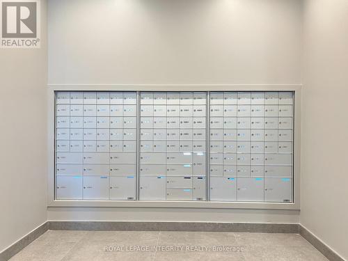 415 - 397 Codd'S Road, Ottawa, ON - Indoor Photo Showing Other Room